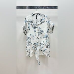 (9305-HIBISCUS-WHT) HIBISCUS PRINT CUFFED SHORT SLEEVE LINEN TIE TOP